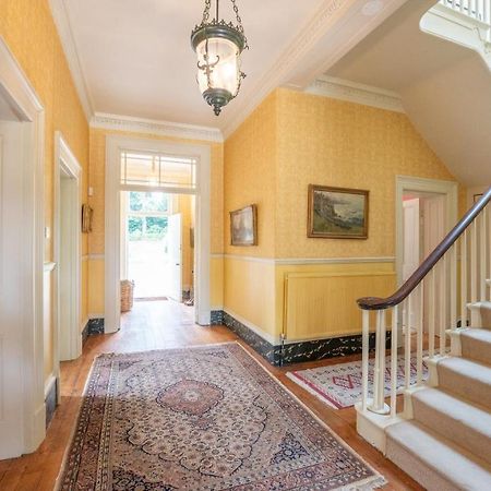 Pantybeiliau House Bed & Breakfast Gilwern Екстериор снимка