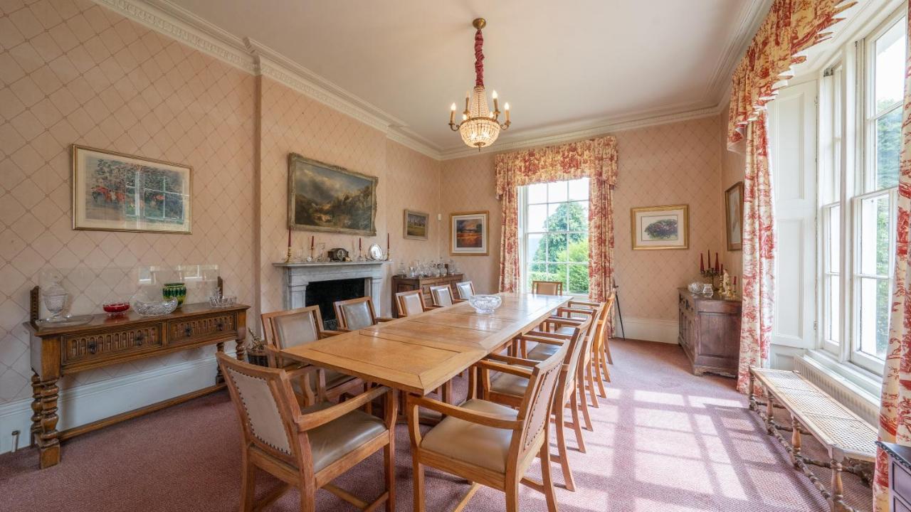 Pantybeiliau House Bed & Breakfast Gilwern Екстериор снимка